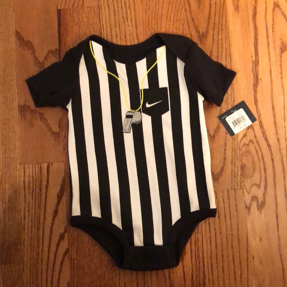 Nike referee onesie size 6 months